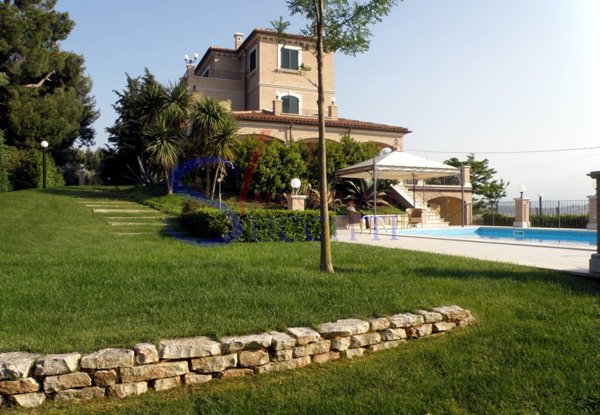 casa indipendente in vendita ad Offida