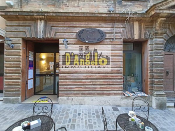negozio in vendita ad Offida