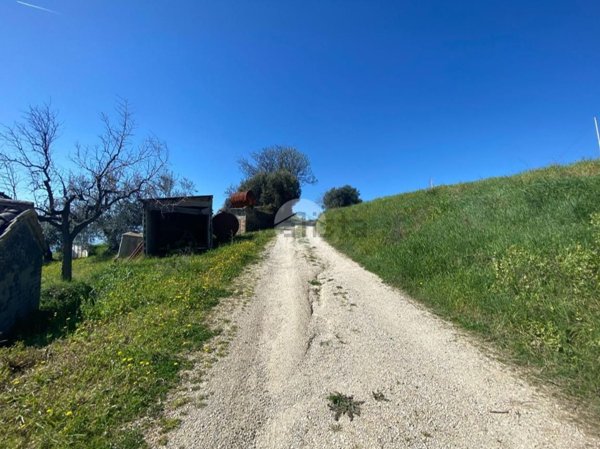 casale in vendita ad Offida