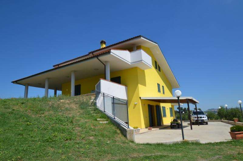 casa indipendente in vendita ad Offida in zona Borgo Miriam