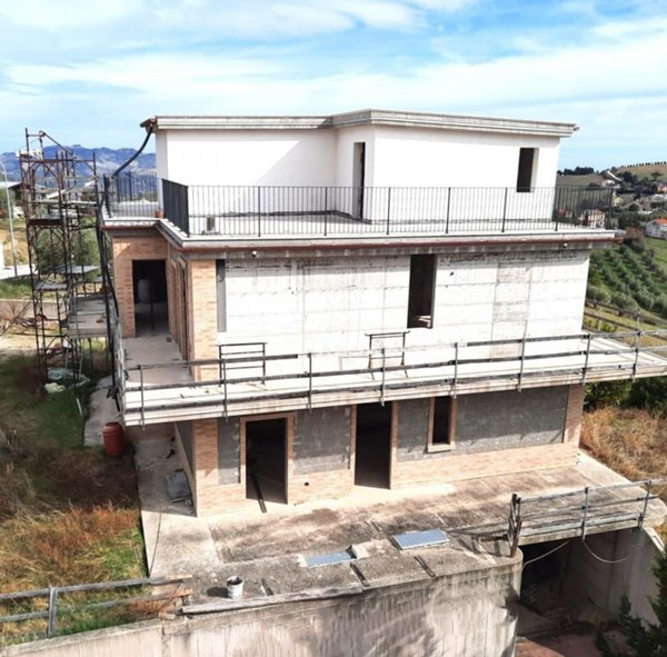 casa indipendente in vendita ad Offida in zona San Barnaba