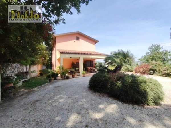 casa indipendente in vendita ad Offida in zona San Barnaba