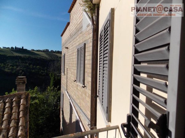 casa indipendente in vendita ad Offida in zona San Barnaba