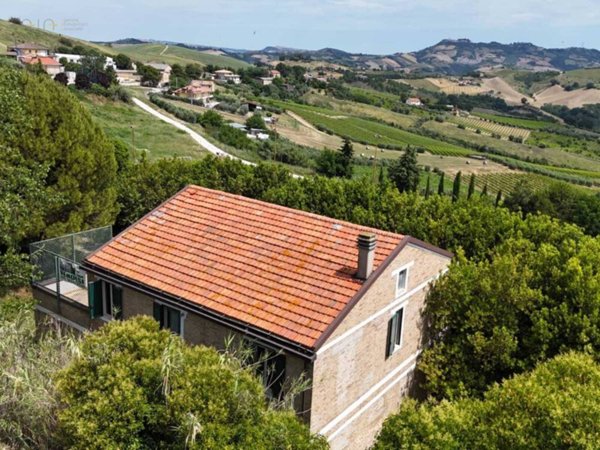 casa indipendente in vendita ad Offida in zona Borgo Miriam