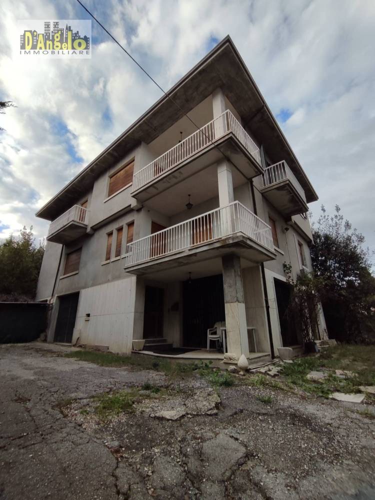 casa indipendente in vendita ad Offida in zona San Barnaba