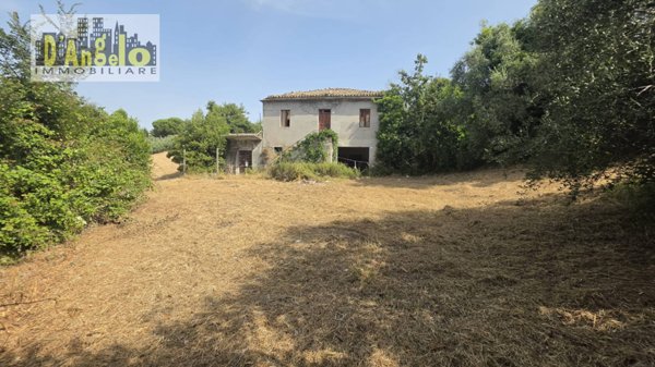 casa indipendente in vendita ad Offida in zona San Barnaba