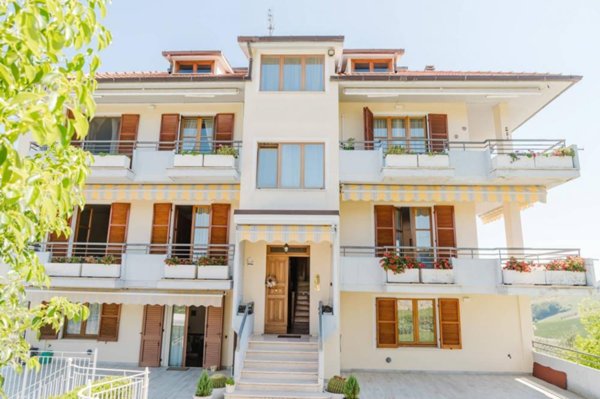 casa indipendente in vendita ad Offida in zona San Barnaba