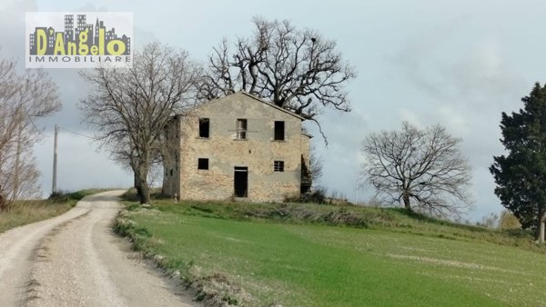 casa indipendente in vendita ad Offida in zona San Barnaba