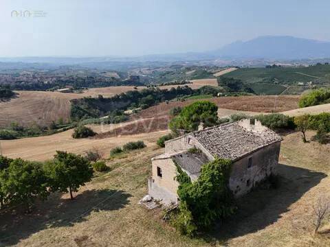 casa indipendente in vendita ad Offida in zona San Barnaba