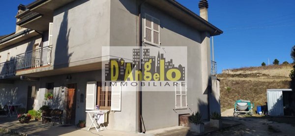 casa indipendente in vendita ad Offida in zona San Barnaba
