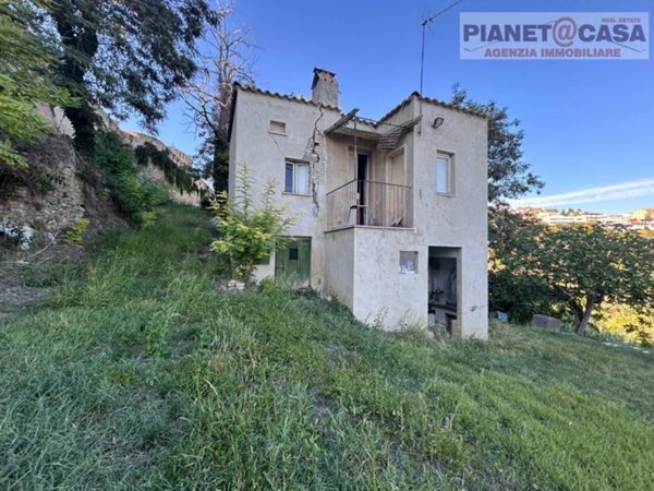 casa indipendente in vendita ad Offida in zona San Barnaba