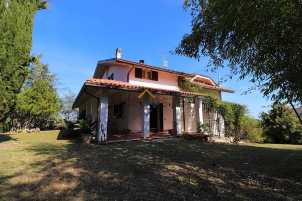 casa indipendente in vendita a Ripatransone