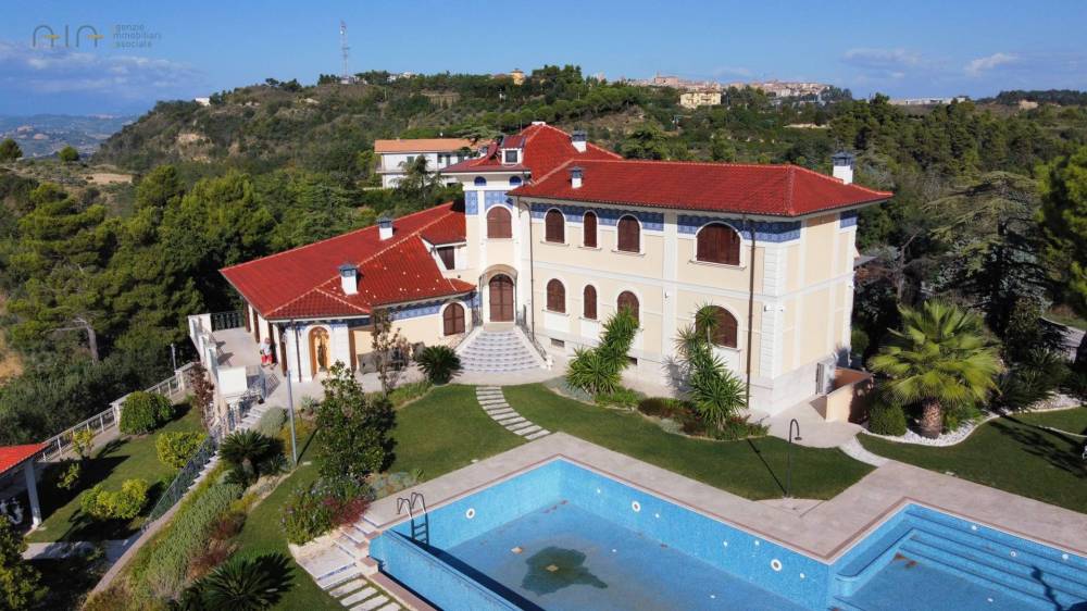 casa indipendente in vendita a Ripatransone