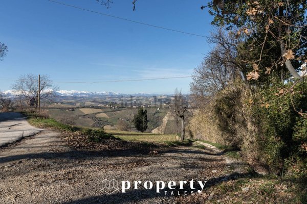 casale in vendita a Ripatransone