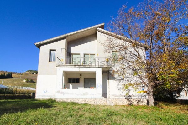 casa indipendente in vendita a Ripatransone