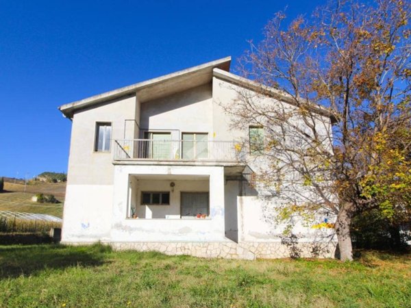 casa indipendente in vendita a Ripatransone