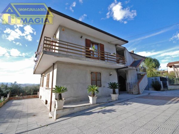 casa indipendente in vendita a Ripatransone