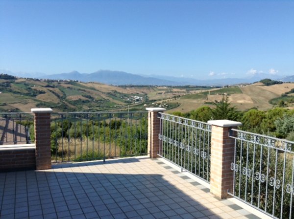 casa indipendente in vendita a Ripatransone
