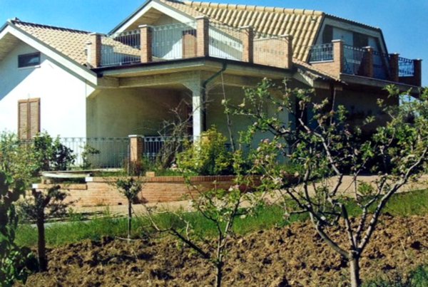 casale in vendita a Ripatransone