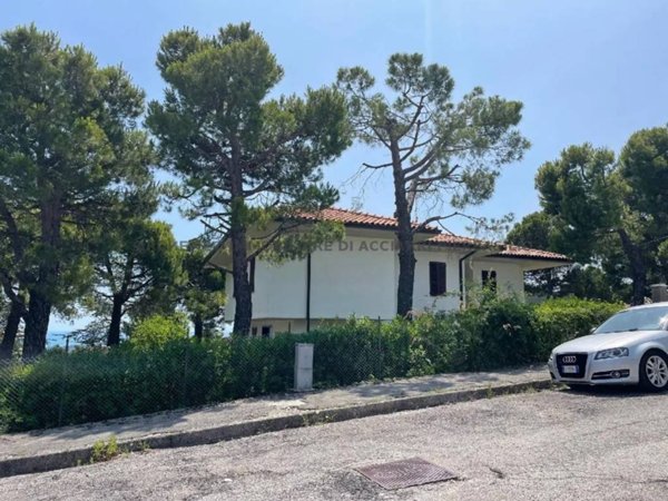 casa indipendente in vendita a Ripatransone