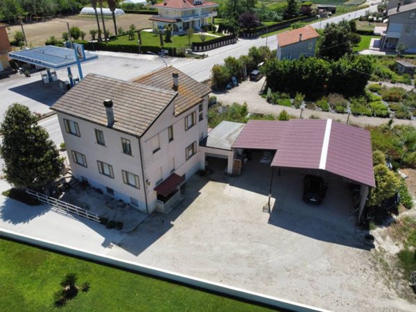 casa indipendente in vendita a Ripatransone