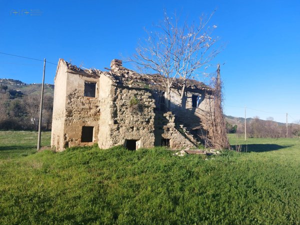 casa indipendente in vendita a Ripatransone