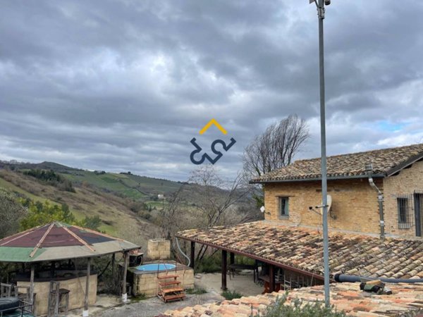 casa indipendente in vendita a Ripatransone