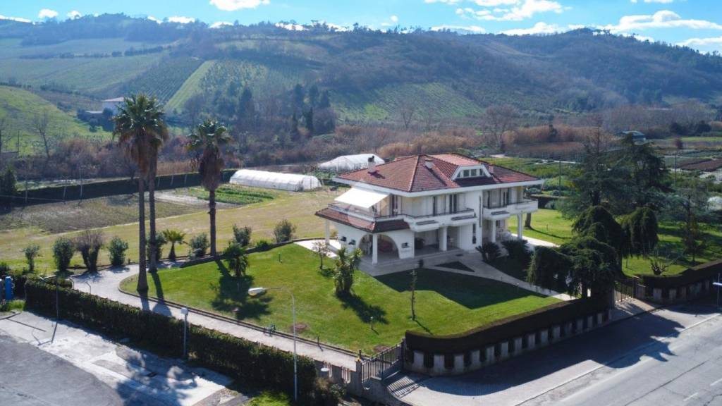 casa indipendente in vendita a Ripatransone
