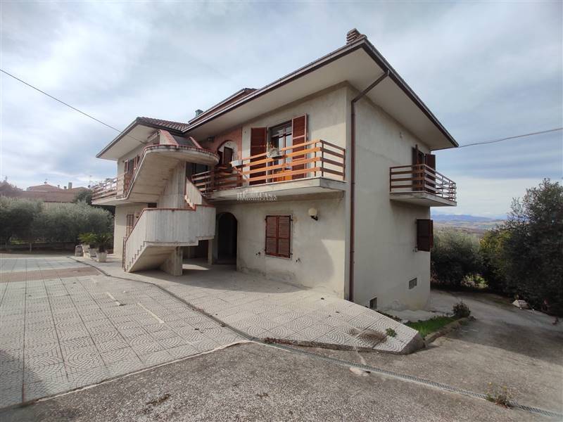 casa indipendente in vendita a Ripatransone