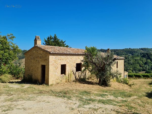 casa indipendente in vendita a Ripatransone