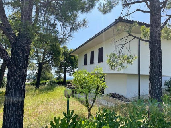casa indipendente in vendita a Ripatransone in zona Petrella