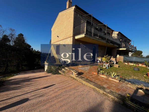 casa indipendente in vendita a Ripatransone in zona Petrella