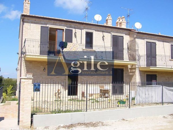 casa indipendente in vendita a Ripatransone in zona Petrella