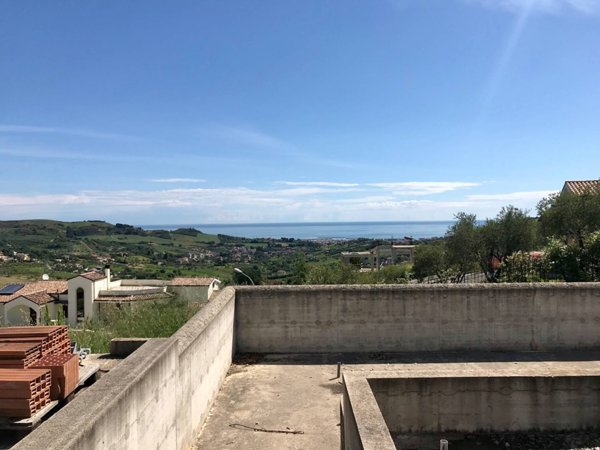 casa indipendente in vendita a Ripatransone