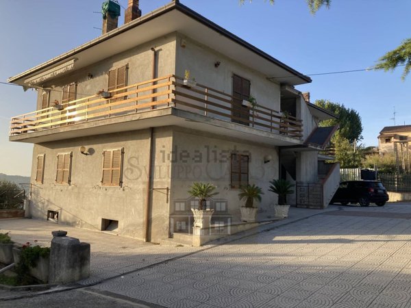 casa indipendente in vendita a Ripatransone