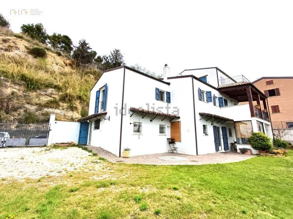 casa indipendente in vendita a Ripatransone