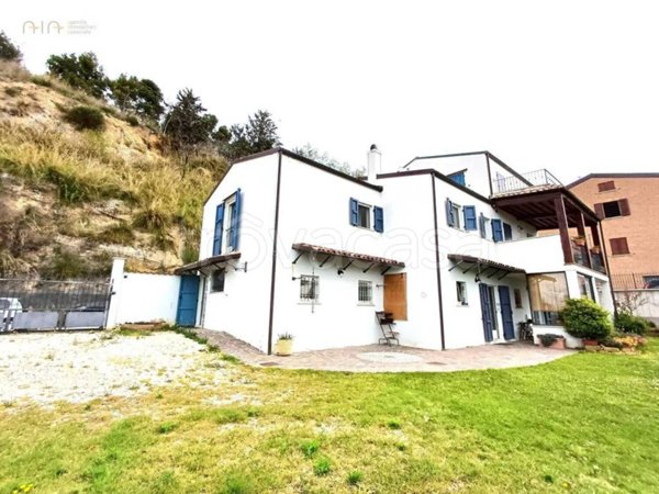 casa indipendente in vendita a Ripatransone