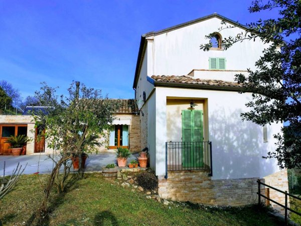 casa indipendente in vendita a Ripatransone
