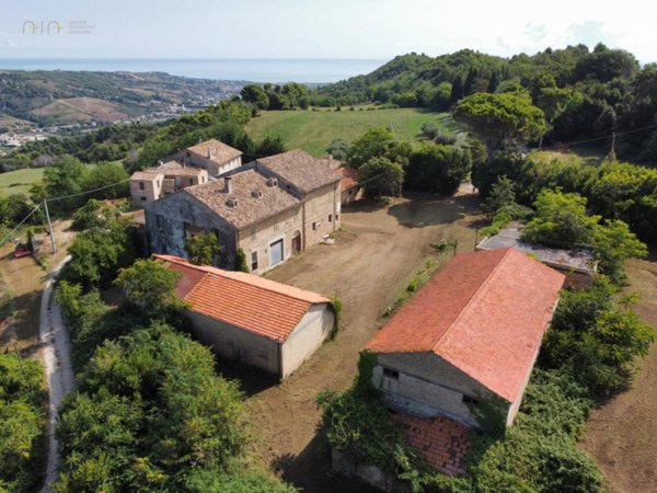 negozio in vendita a Ripatransone