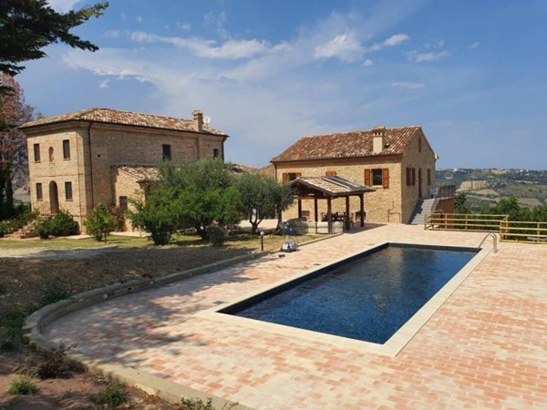 casa indipendente in vendita a Ripatransone