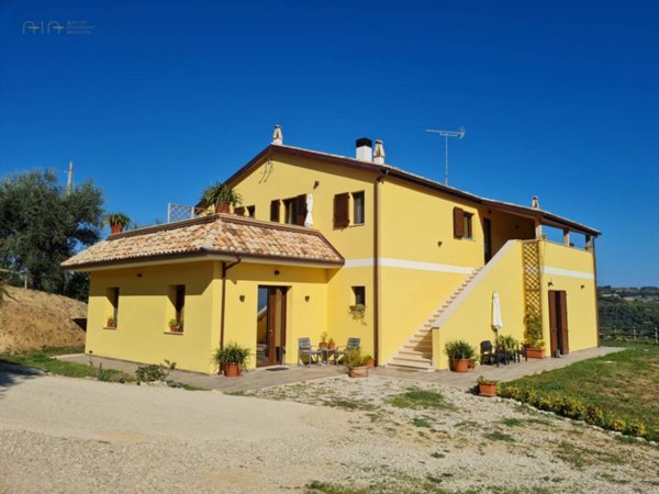 casa indipendente in vendita a Ripatransone