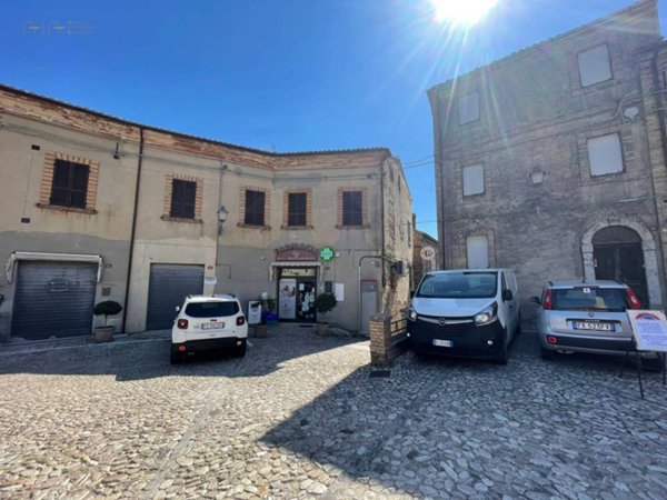 locale commerciale in vendita a Ripatransone
