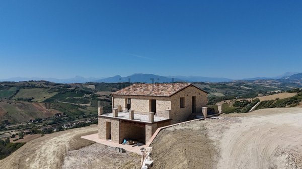 casa indipendente in vendita a Ripatransone