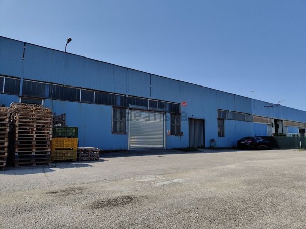 capannone in vendita a Ripatransone