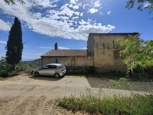 casale in vendita a Ripatransone