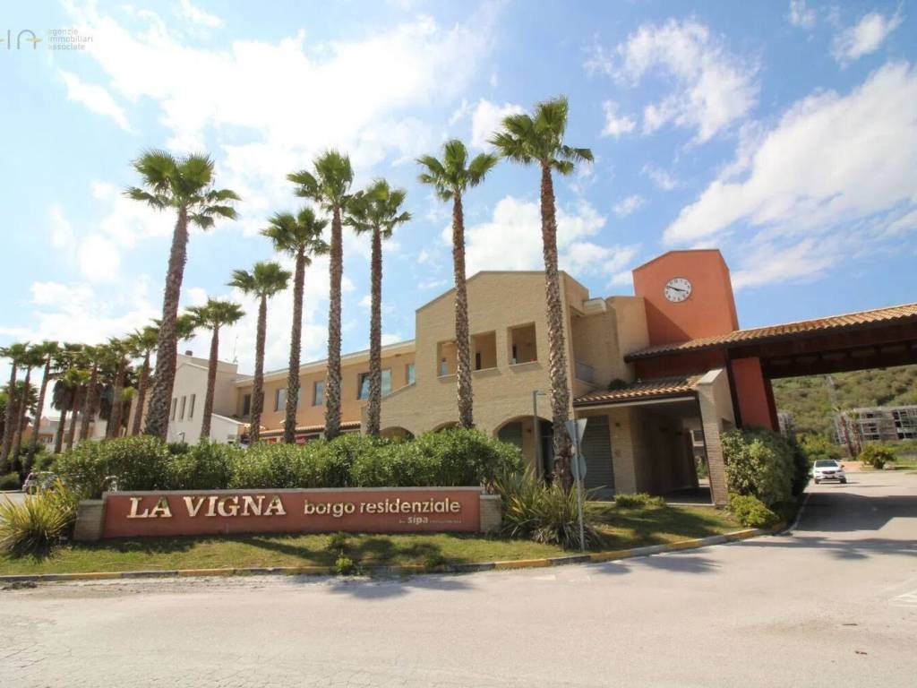 negozio in vendita a Ripatransone