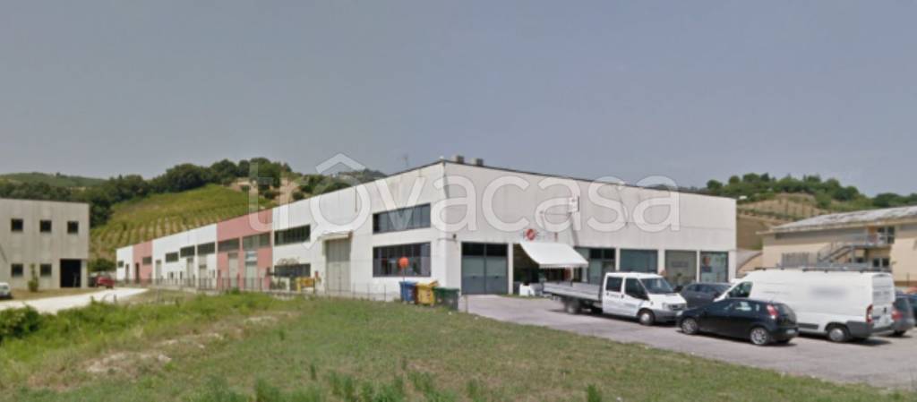 locale commerciale in vendita a Ripatransone