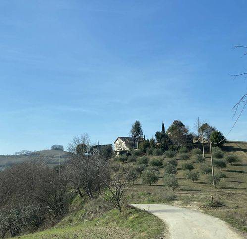 casa indipendente in vendita a Ripatransone