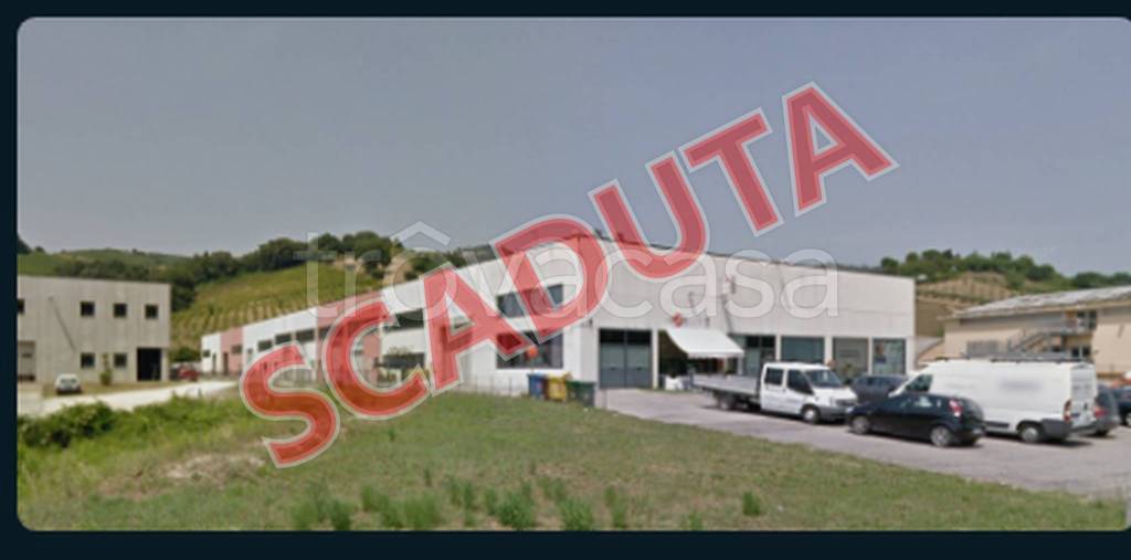 locale commerciale in vendita a Ripatransone