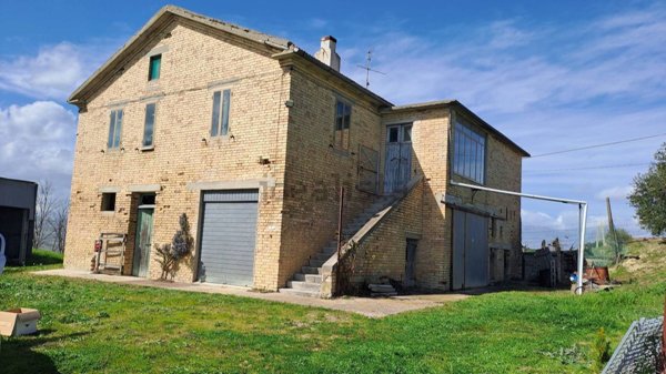 casa indipendente in vendita a Ripatransone